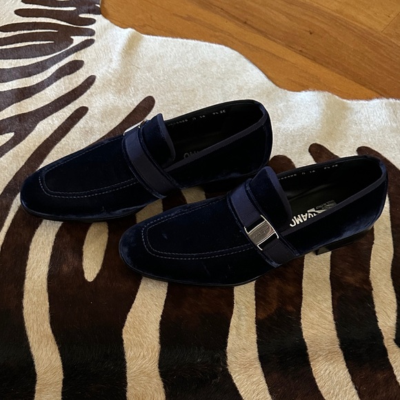 Salvatore Ferragamo Men's Navy Loafers 9.5 EE - Picture 2 of 10